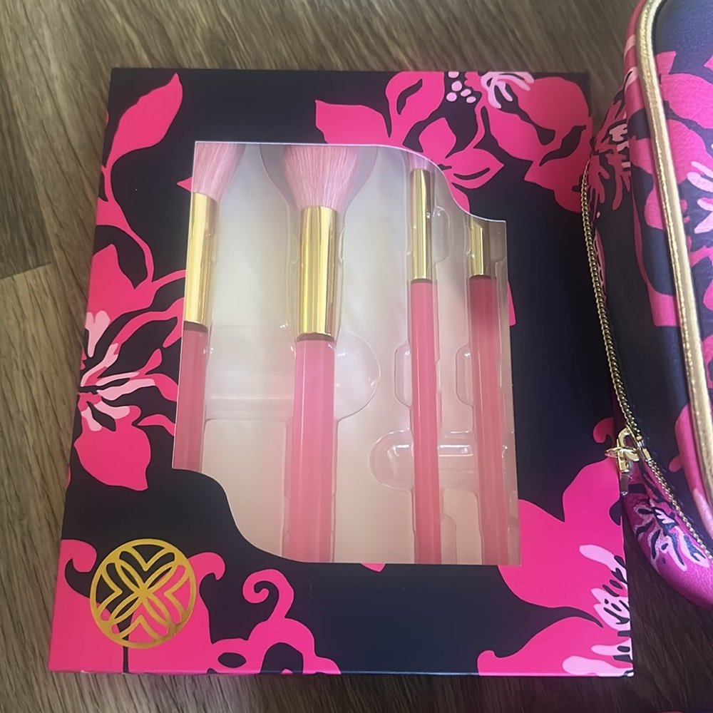 New Lilly Pulitzer Makeup Bag and Matching Case with Makeup Brushes - Picture 3 of 5